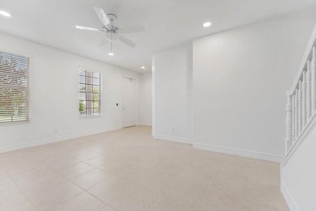 Building Photo - 1130 Sweet Hill Dr