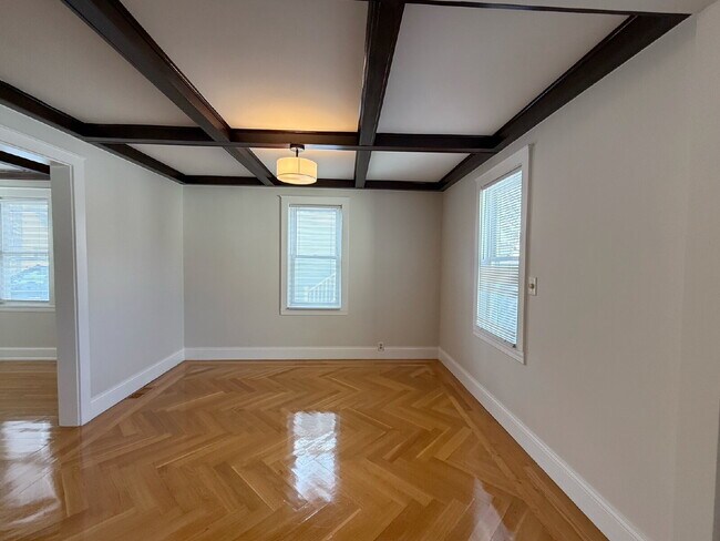 Building Photo - Newly Renovated 3 BED 1.5 BATH in prime area of Quincy