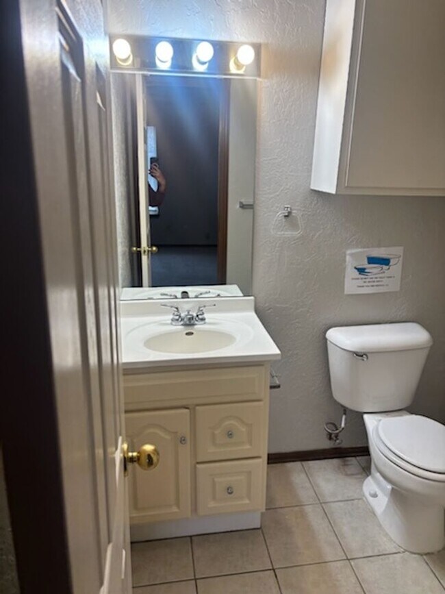 Building Photo - 2 Bed, 2 Bath Duplex in Mountain View Area