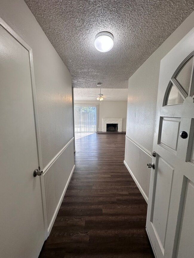 Building Photo - APPLY FOR THIS BEAUTIFUL HOME TODAY!