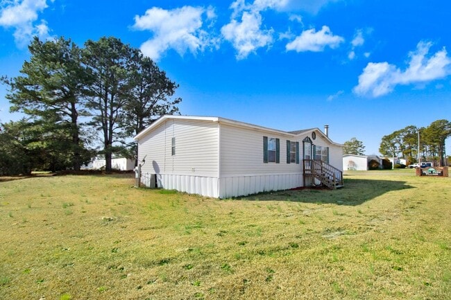 Building Photo - SPACIOUS 3 BR | 2 BA Manufactured Home in Pikeville