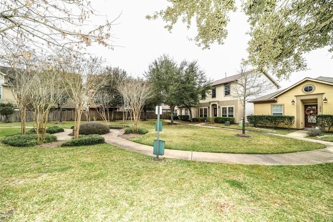 Building Photo - 3514 Clearview Cir