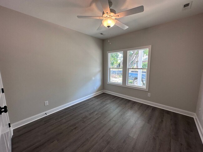 Building Photo - 4308 Peachtree Ave