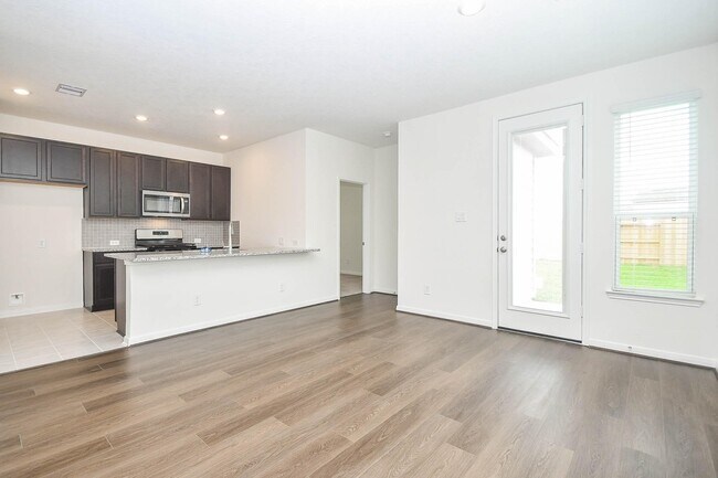 Building Photo - 25230 Benroe St