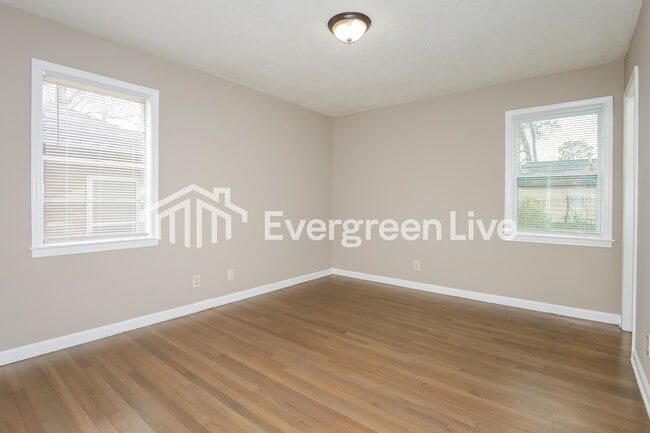 Building Photo - 3519 Naylor Dr