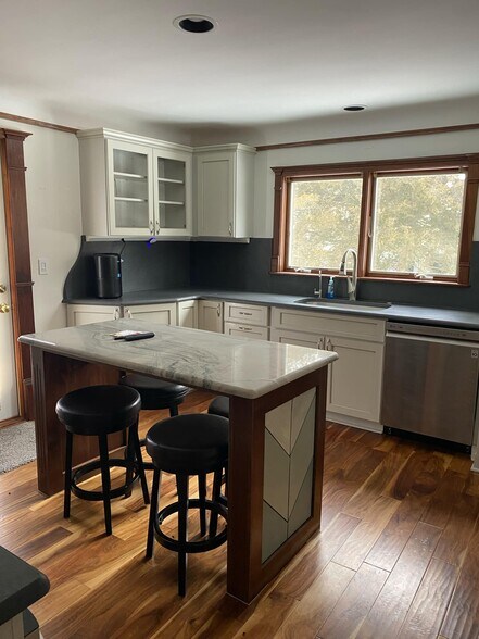 Building Photo - 71201 Coon Creek Rd