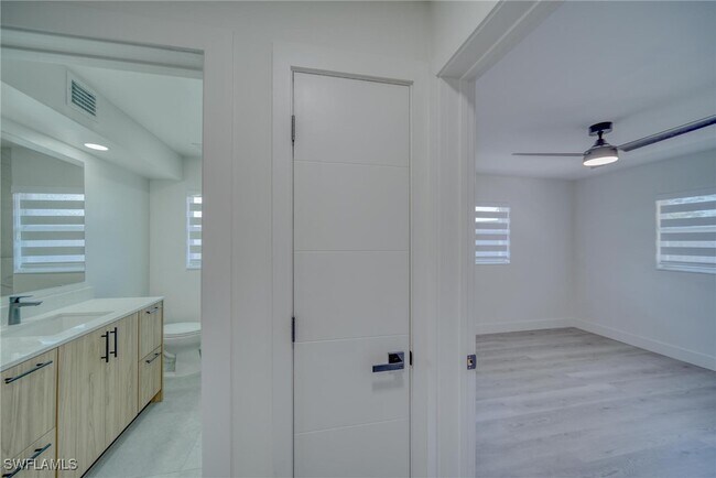 Building Photo - 5150 York Ct