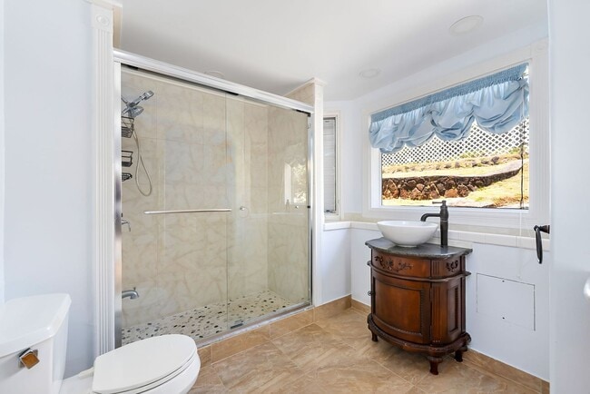 Building Photo - Single Family Home with views of Pearl Har...