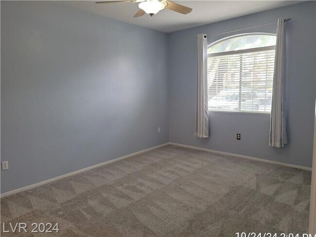 Building Photo - GREEN VALLEY 1ST FLOOR UNIT WITH ATTACHED ...