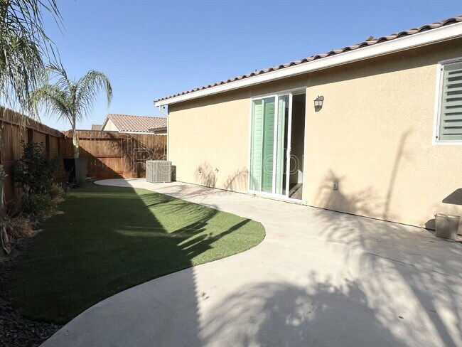 Building Photo - 614 Andrea Dr