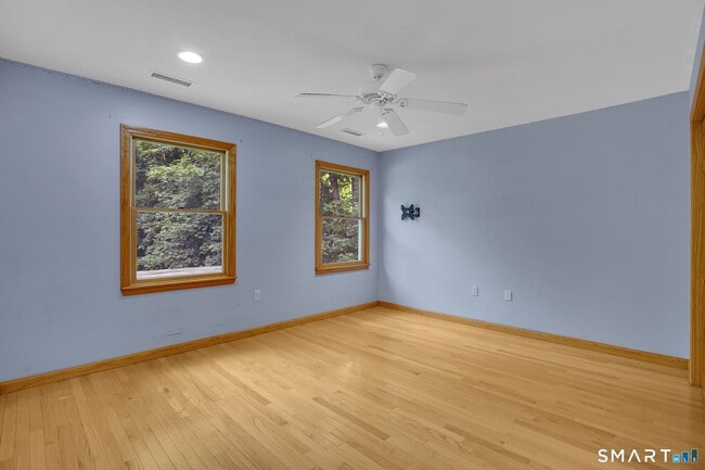 Building Photo - 228 N Granby Rd