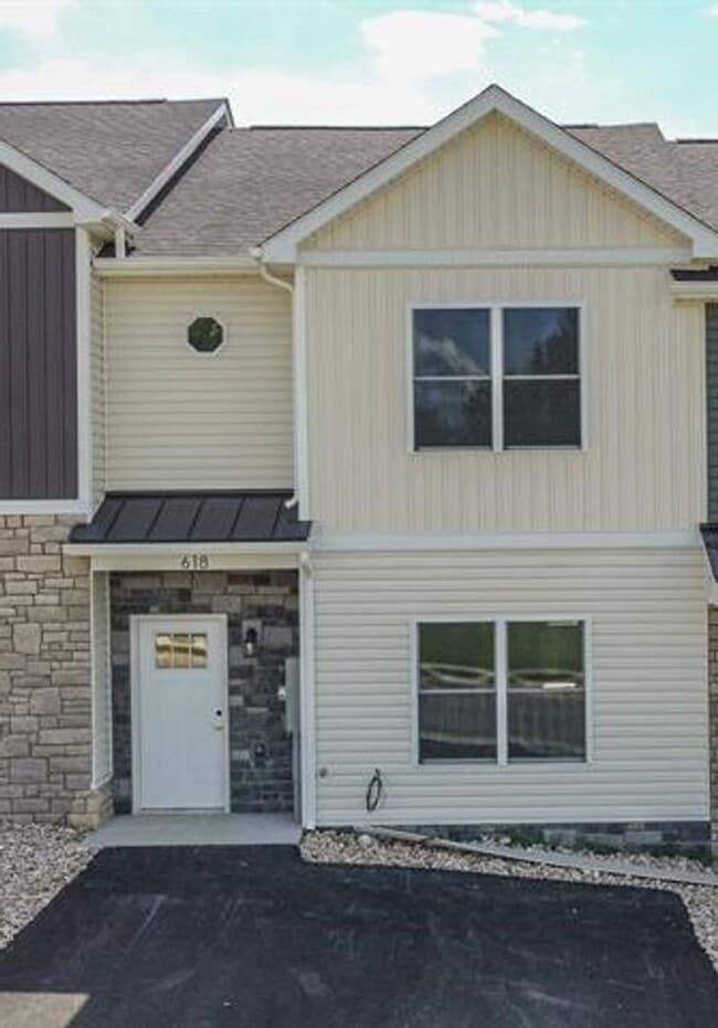 Building Photo - New Construction Townhouse