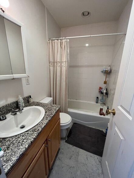 Building Photo - 1548 Tremont St