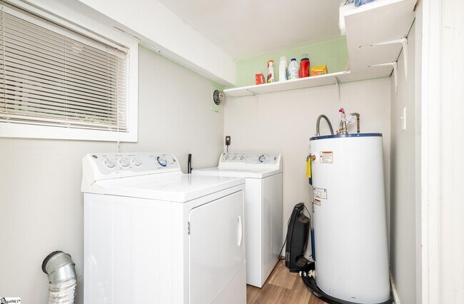 Building Photo - 16 Converse St