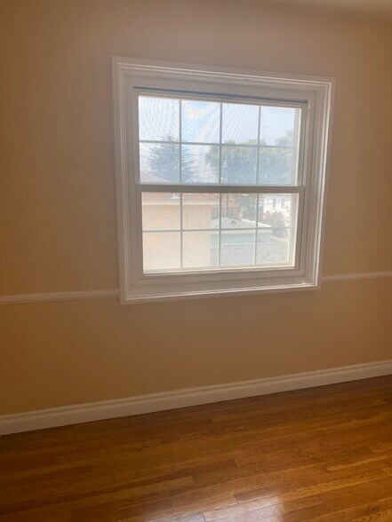 Building Photo - 10329 S Wilton Pl