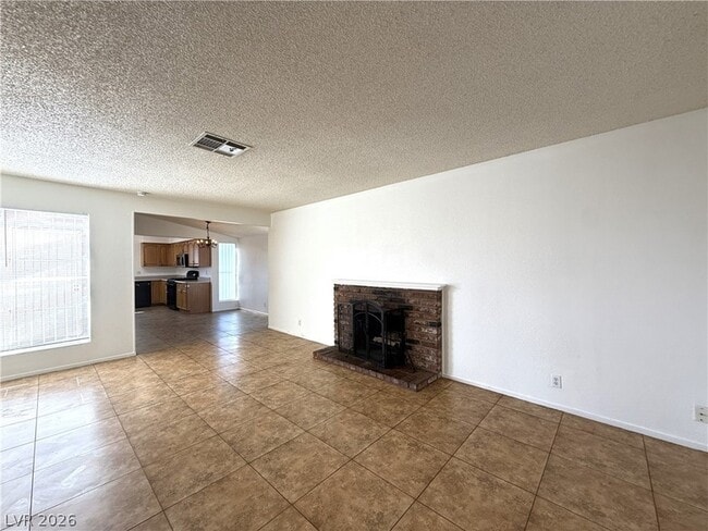 Building Photo - 2220 La Sombra St