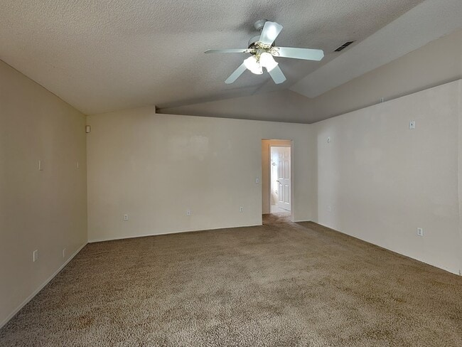 Building Photo - 523 Terranova Cir