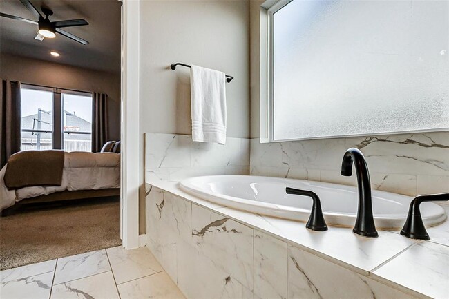Building Photo - 31430 Vineyard Creek Dr