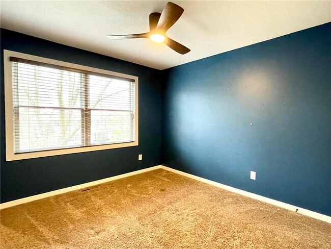 Building Photo - 403 Monroe Ave S