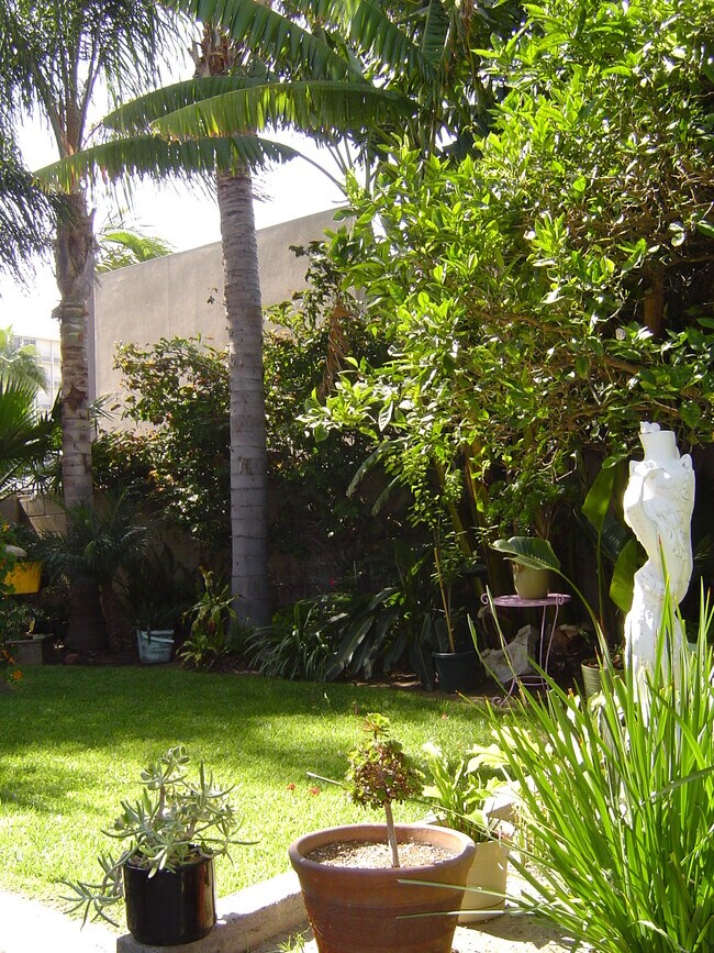 Building Photo - 10 Atlantic Ave