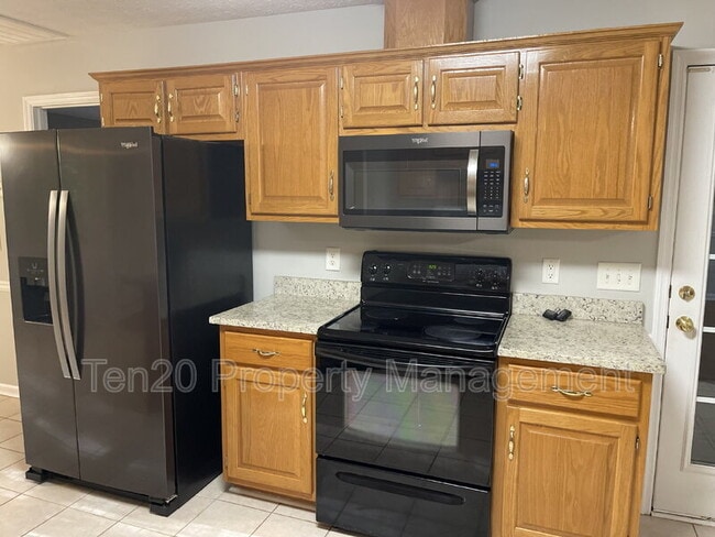 Building Photo - 59 Walnut Ct