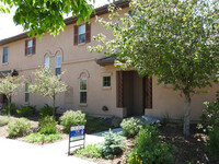 Building Photo - Enclosed Private Patio