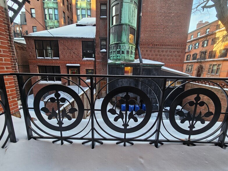 Building Photo - 197 Commonwealth Ave