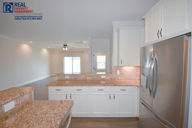 Building Photo - 3414 Pershing Dr