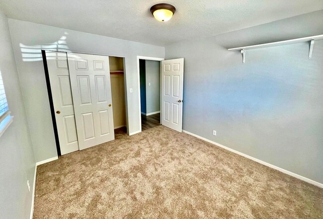 Building Photo - Welcome to this beautiful 3 bedroom, 2 bat...