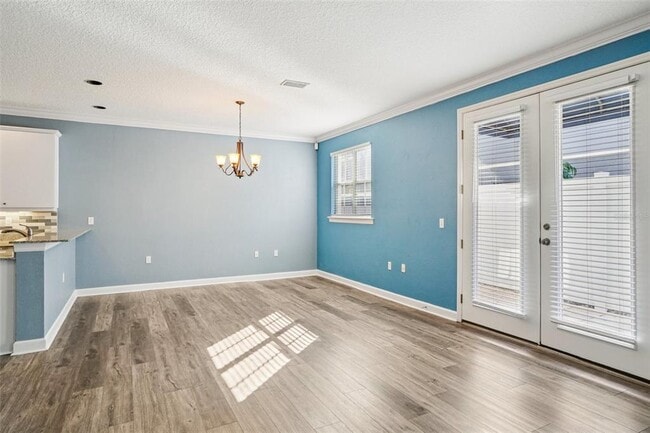 Building Photo - 502 S Albany Ave