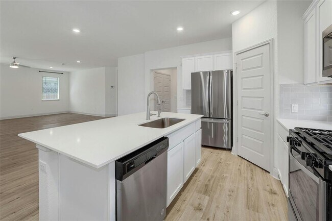 Building Photo - 16808 Ponte Cv