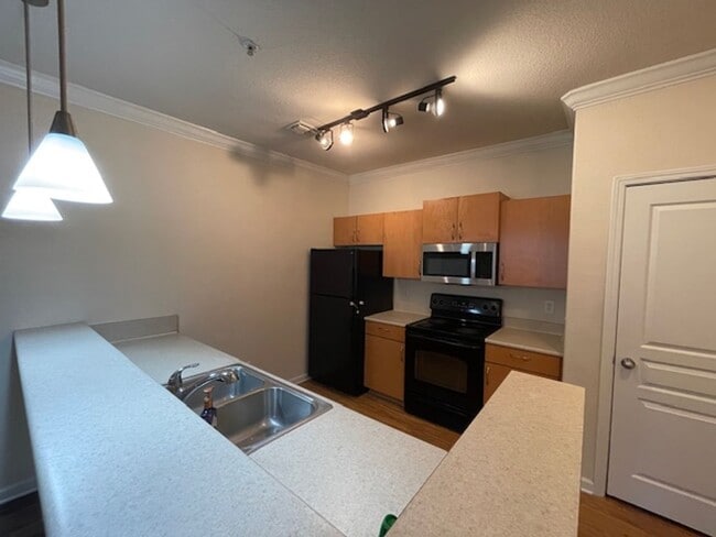 Building Photo - Gardens of Bridgehampton