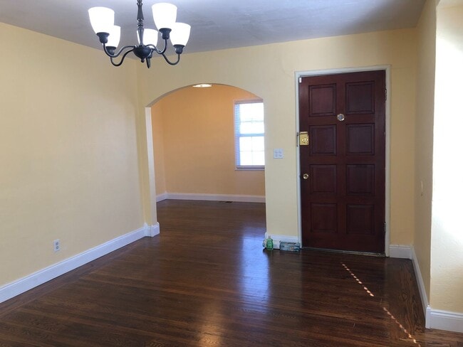 Building Photo - Lovely 3 Bed, 1 Bath, Home in Berkeley, with Hardwood Floors