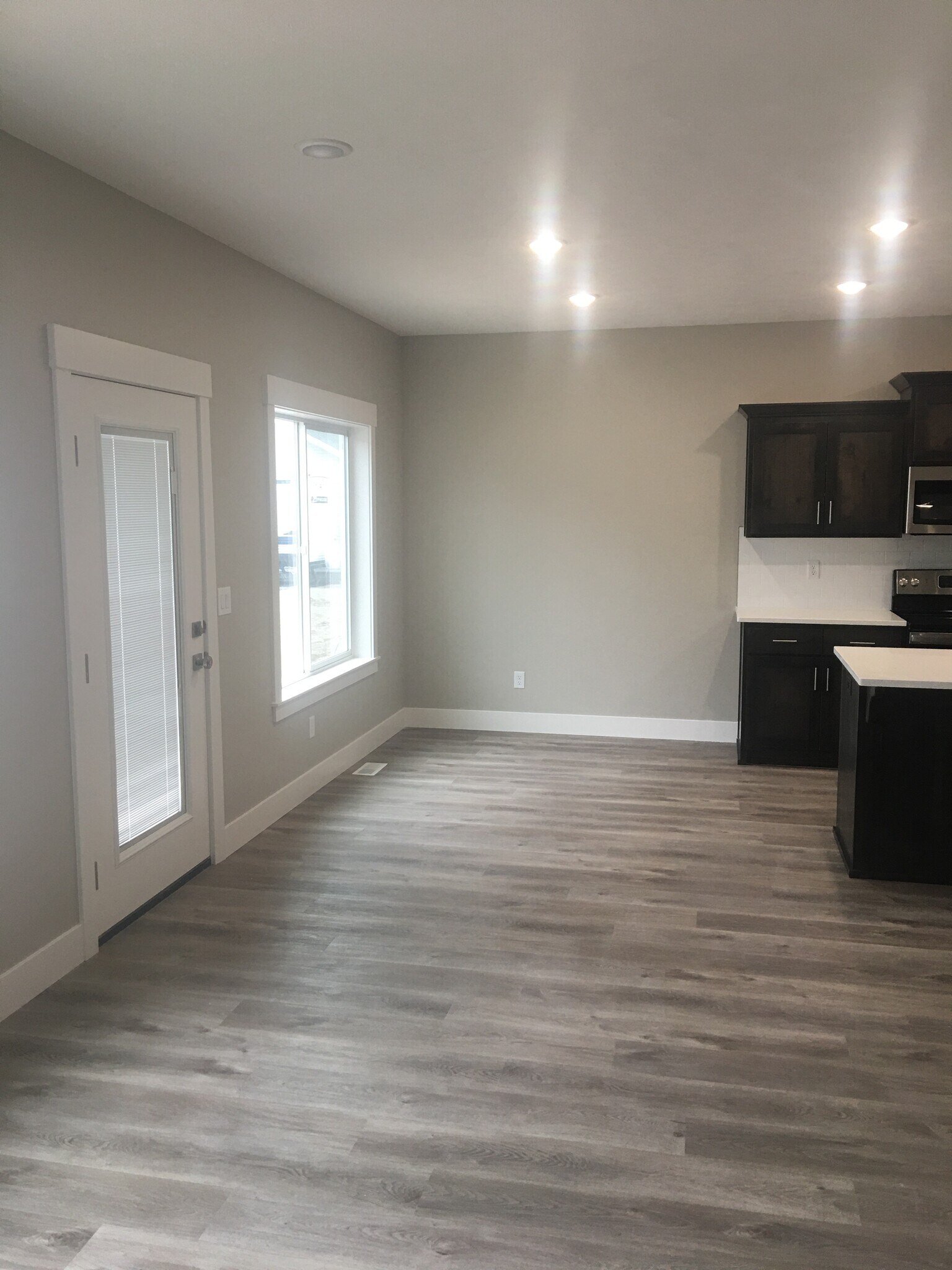 dining area - 10668 N 36th E