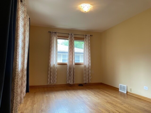 Building Photo - 720 N Broadway Ave