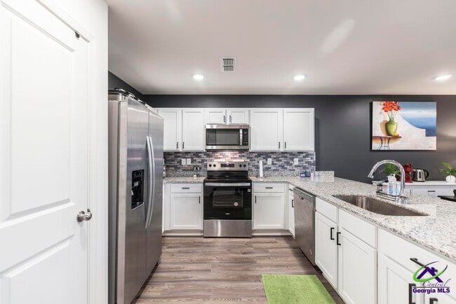 Building Photo - 409 Resting Fawn Pl