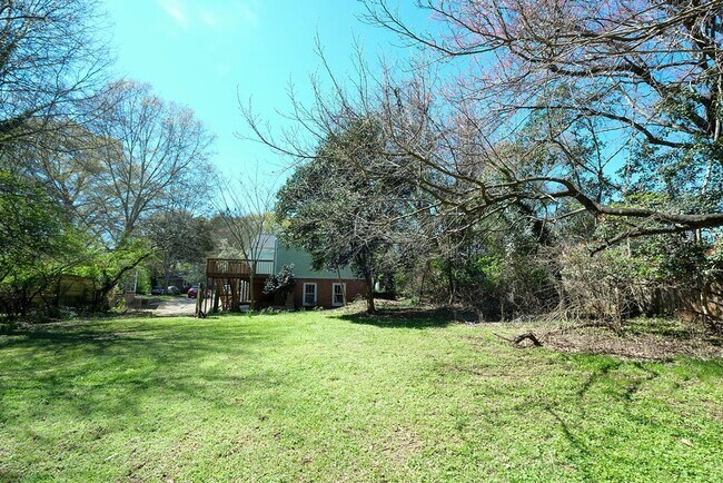 Building Photo - 134 Westover Dr