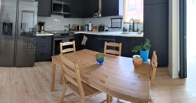 Building Photo - 820 46th St