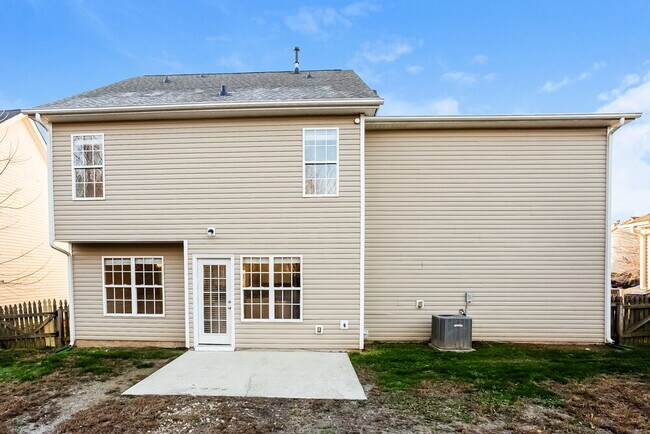 Building Photo - 7033 Tanners Creek Dr