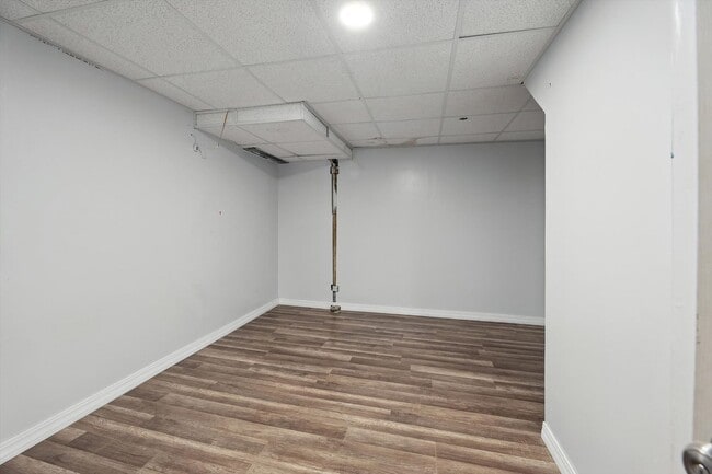 Building Photo - Move-In Ready 4 bedroom, 3 bathroom Home i...