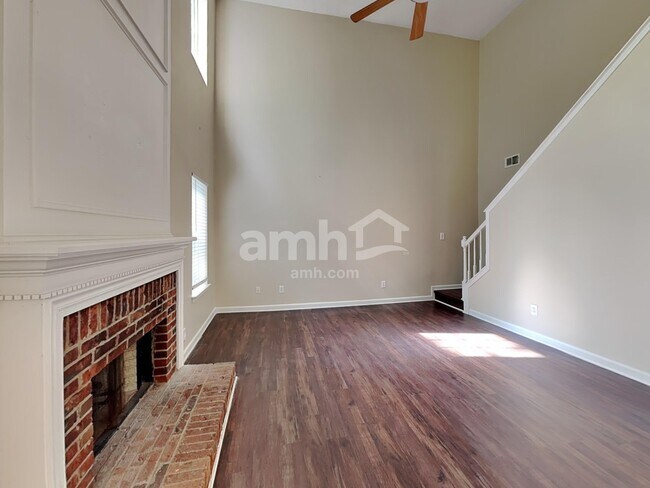 Building Photo - 7614 Henderson Park Rd