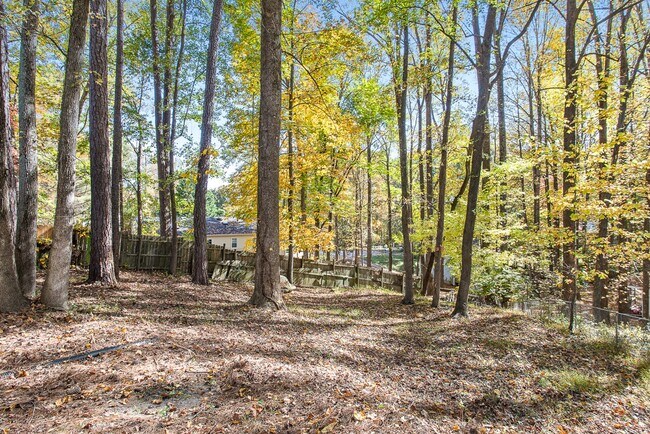 Building Photo - Stunning 3 Bedroom Home AVAILABLE NOW!