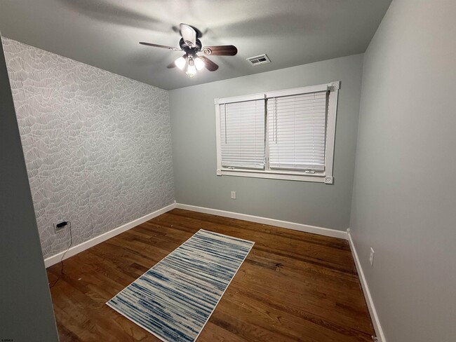 Building Photo - 712 S 4th Ave