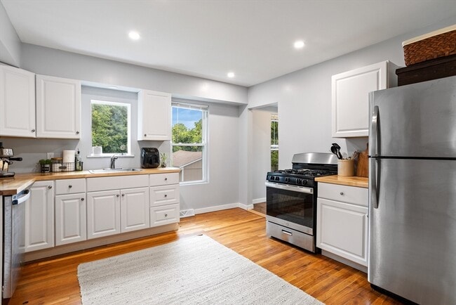 Building Photo - 13 Prospect St