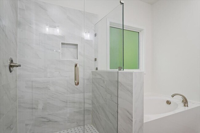 Building Photo - Gorgeous New Construction in Downtown Durham – Move-In Ready!