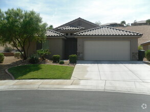 Building Photo - Shadow Hawk 3 Bedroom 2 Bath Now Available!