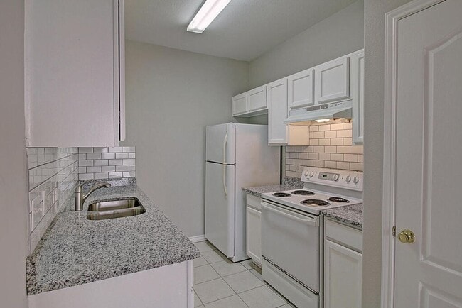 Building Photo - 13986 Fortuna Bay Dr