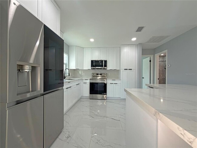 Building Photo - 1384 Valhalla St