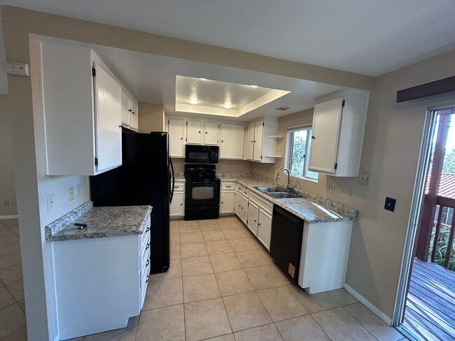 Building Photo - Coming Soon!! Spacious condo at Ascot Park Villas!!!