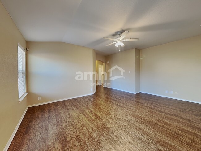 Building Photo - 2135 Wiltshire Dr